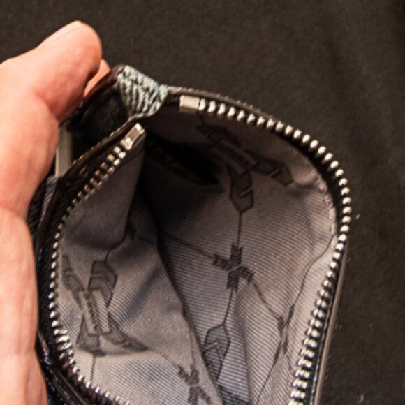 NWOT Aimee Kestenberg "All For Love" Denim Wall/card holder - Picture 3 of 3